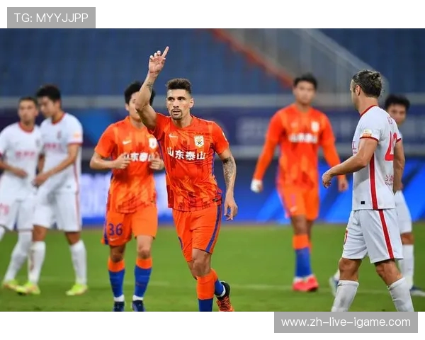 成都足球队防守反击策略分析及其成败得失探讨